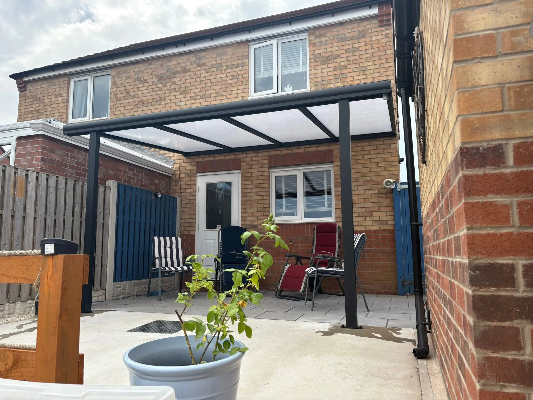 canopy installed in manchester